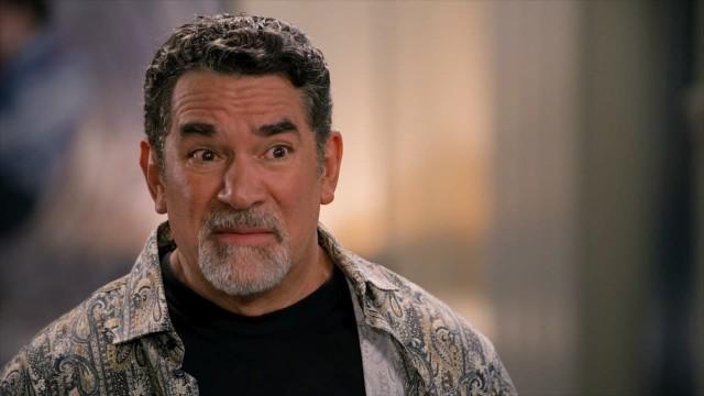 Me escondes algo más