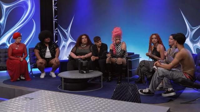 Night of Cola Quente Girl Boss