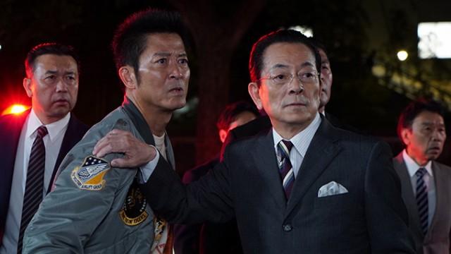 警察官B