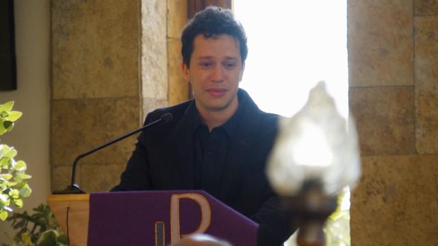 Un emotivo discurso de Bastián