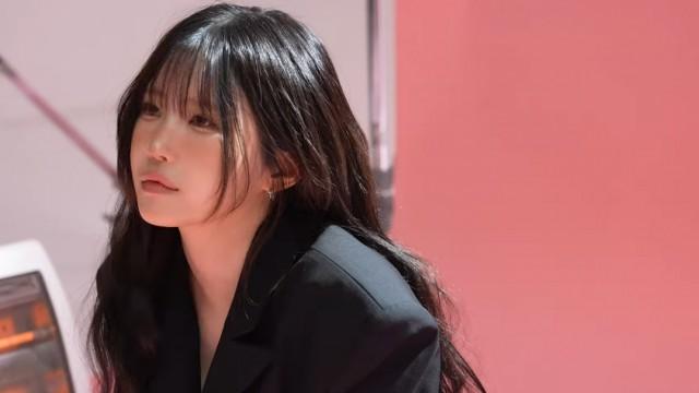 HAYOUNG's 'Y Magazine' Photo Shoot Behind