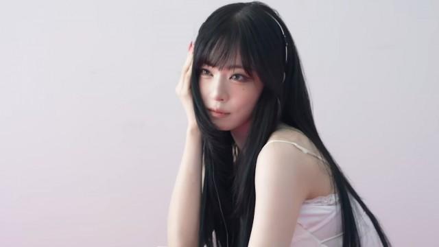 'Sky Runner' Jacket Shooting Behind