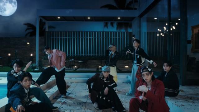 "Do It (Overdrive Version)" M/V