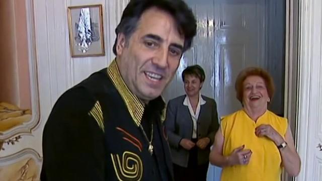 Le petit tailleur jaune