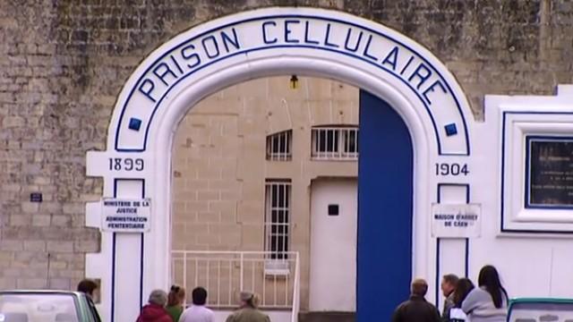 Colonel garde à vous