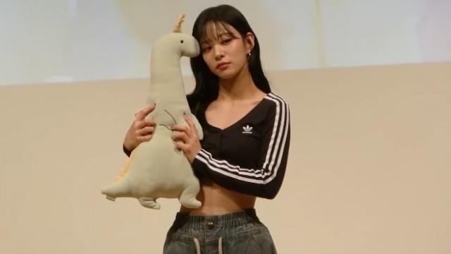 '#menow' Fan Signing Event Behind